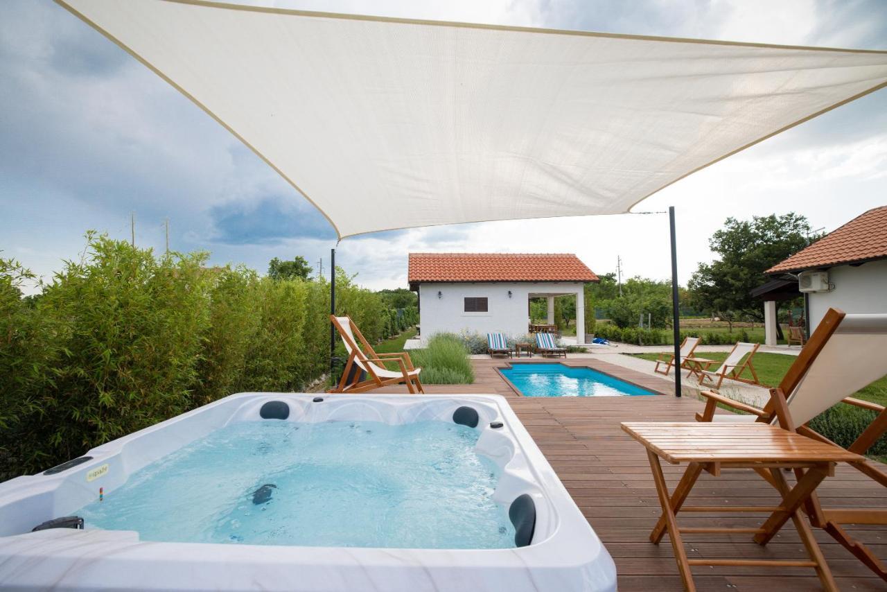 Villa Ena With Pool & Jacuzzi Donji Kasic Exterior photo