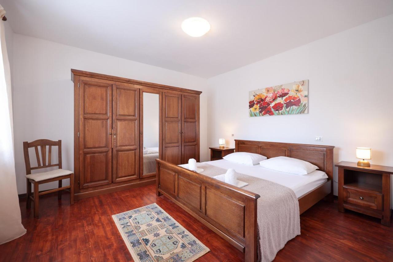 Villa Ena With Pool & Jacuzzi Donji Kasic Exterior photo