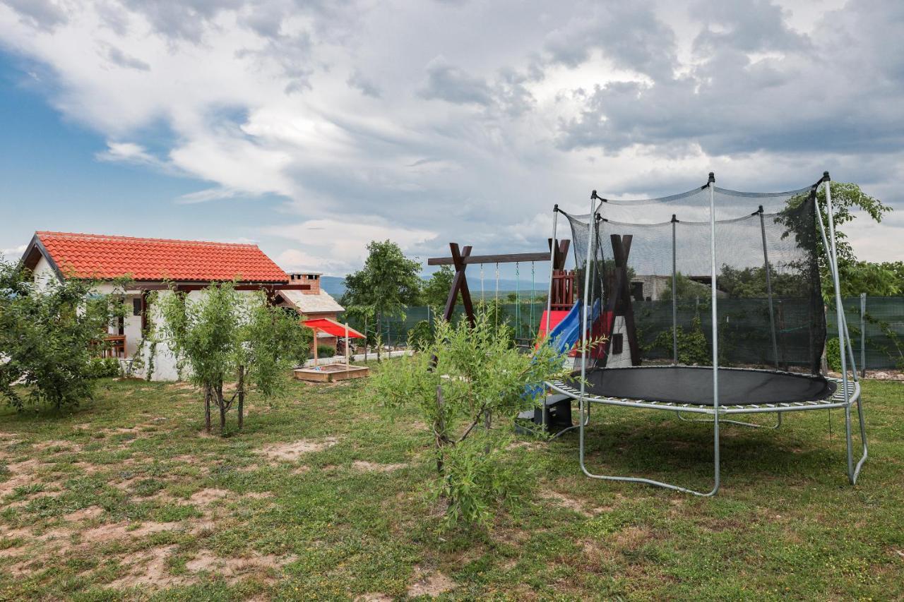 Villa Ena With Pool & Jacuzzi Donji Kasic Exterior photo